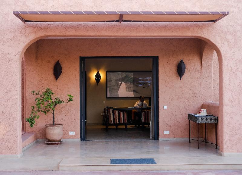 Oasis Hotel